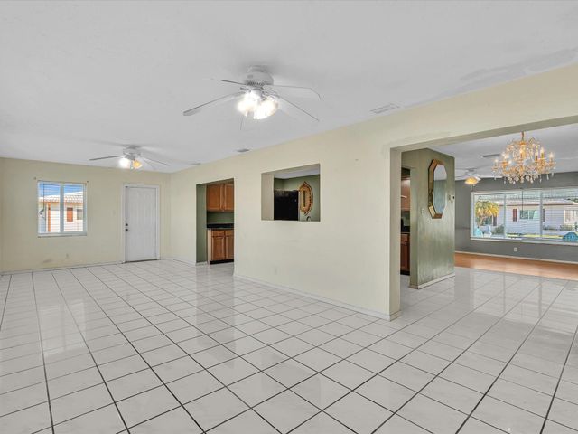 5711 NW 84th Avenue, Tamarac, FL 33321