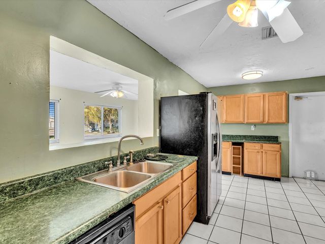 5711 NW 84th Avenue, Tamarac, FL 33321