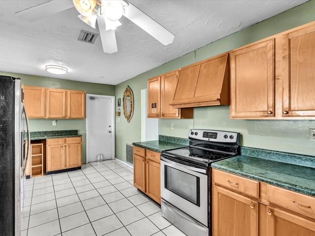 5711 NW 84th Avenue, Tamarac, FL 33321