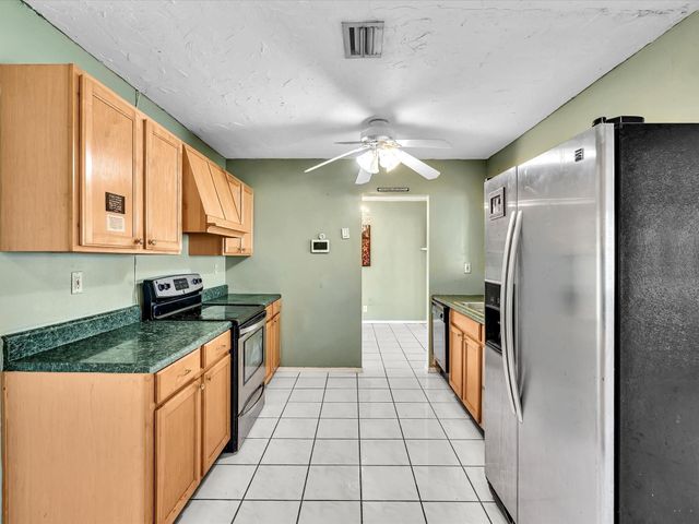 5711 NW 84th Avenue, Tamarac, FL 33321