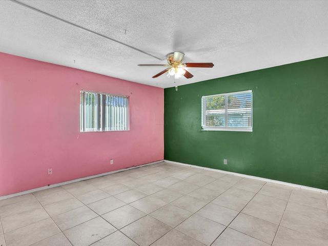 5711 NW 84th Avenue, Tamarac, FL 33321