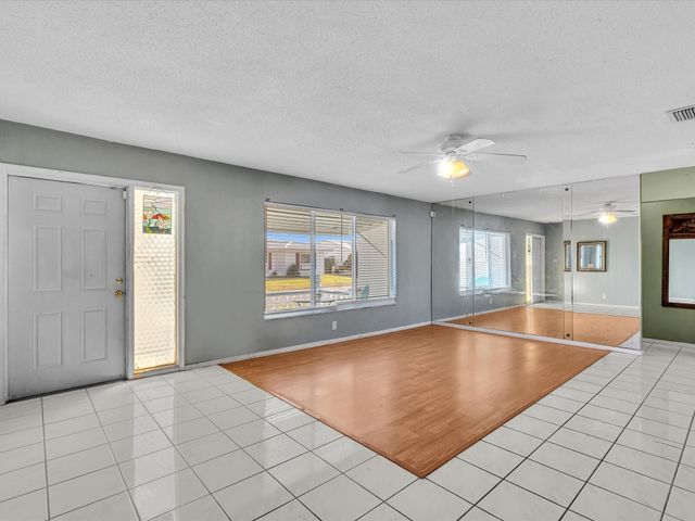 5711 NW 84th Avenue, Tamarac, FL 33321