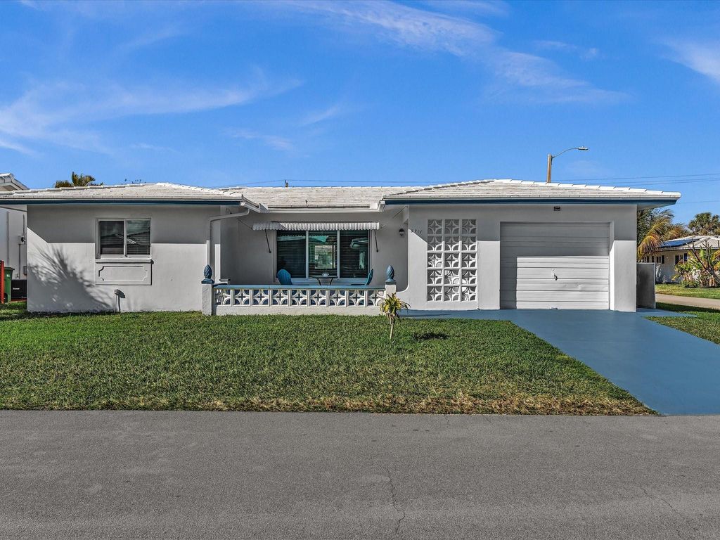 5711 NW 84th Avenue, Tamarac, FL 33321