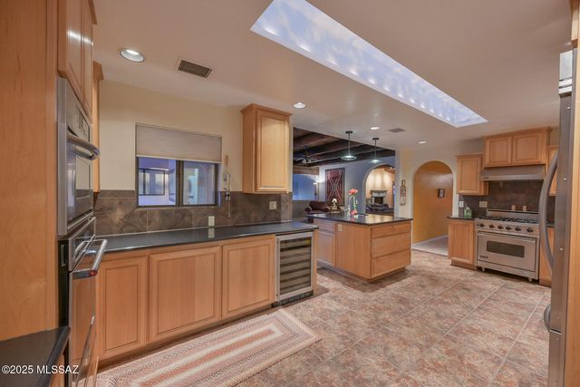 10475 E Speedway Boulevard, Tucson, AZ 85748