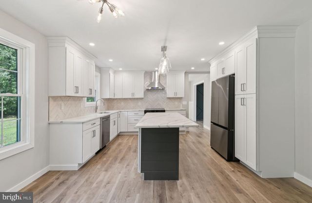 5500 MOSS MILL RD, Egg Harbor City, NJ 08215