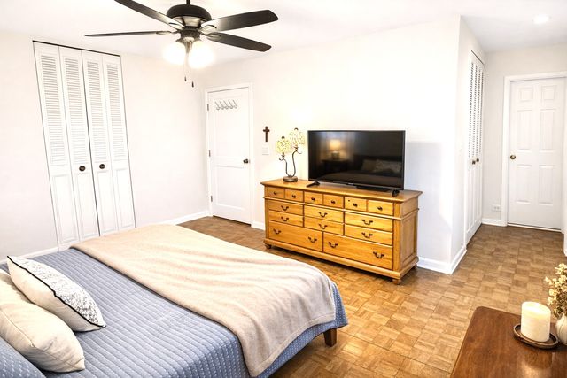 6418 Bradley Drive, Woodridge, IL 60517