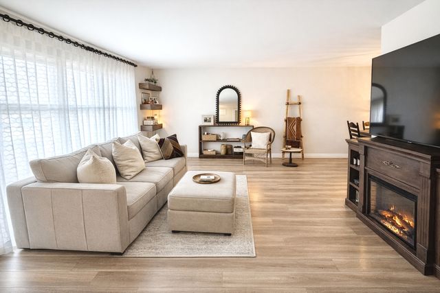 6418 Bradley Drive, Woodridge, IL 60517