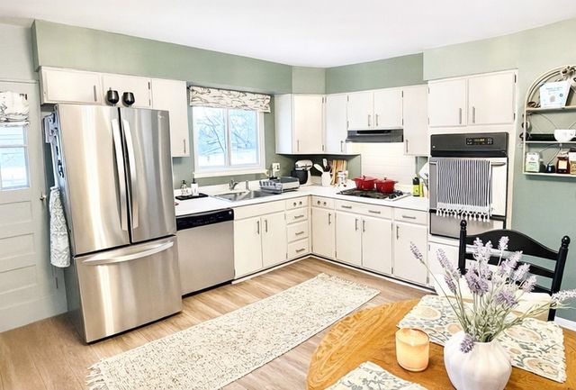 6418 Bradley Drive, Woodridge, IL 60517