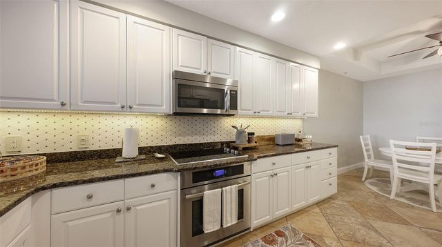 606 RIVIERA DUNES WAY 207, Palmetto, FL 34221