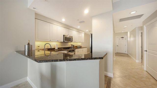 606 RIVIERA DUNES WAY 207, Palmetto, FL 34221