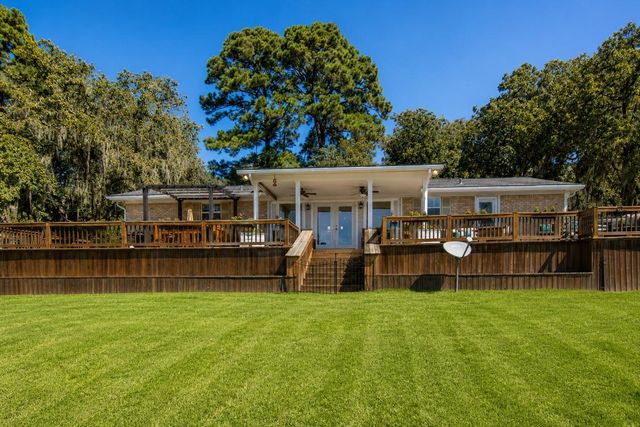 150 Edgewater Way, Point Blank, TX 77364