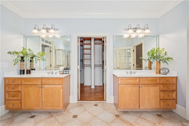 932 Manor Parc Drive, Decatur, GA 30033