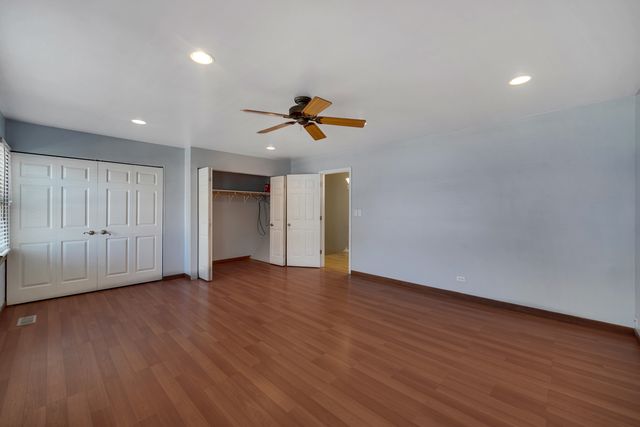 706 Shining Water Drive, Carol Stream, IL 60188