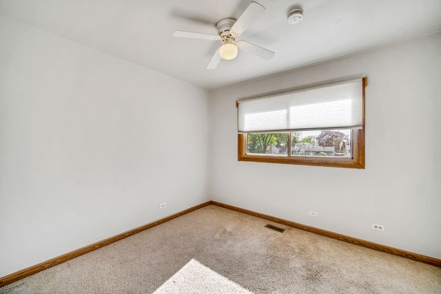 706 Shining Water Drive, Carol Stream, IL 60188