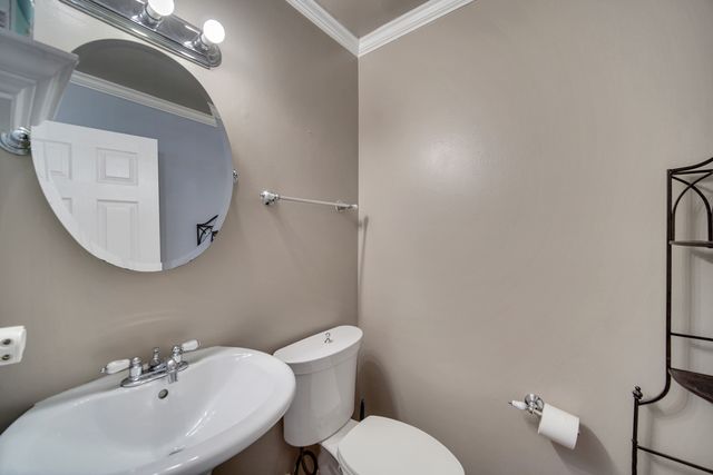 706 Shining Water Drive, Carol Stream, IL 60188