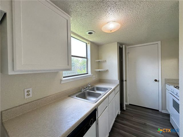 1302 Royal Crest Drive, Killeen, TX 76549