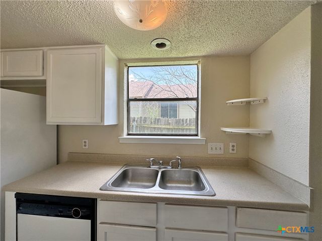 1302 Royal Crest Drive, Killeen, TX 76549