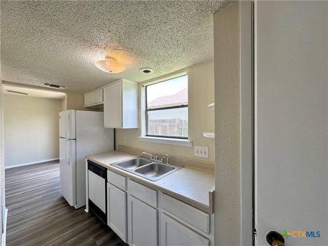 1302 Royal Crest Drive, Killeen, TX 76549