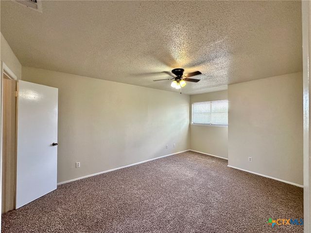 1302 Royal Crest Drive, Killeen, TX 76549