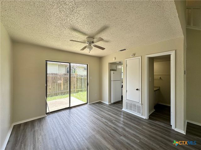 1302 Royal Crest Drive, Killeen, TX 76549