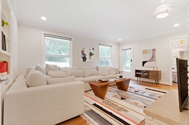 6028 Sherwood Dr, Nashville, TN 37215