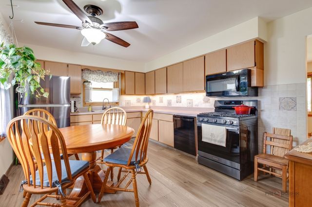 574 GEORGE Street, Wood Dale, IL 60191