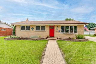 574 GEORGE Street, Wood Dale, IL 60191