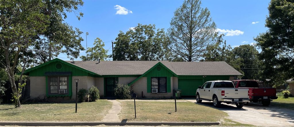 2506 SE 11th Street, Mineral Wells, TX 76067