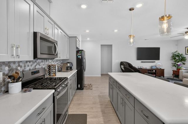 8138 Scrimshaw Way, Sacramento, CA 95829