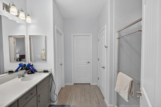 8138 Scrimshaw Way, Sacramento, CA 95829