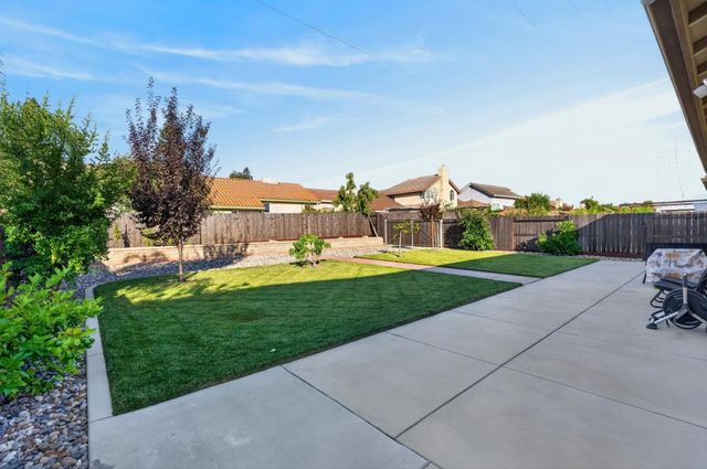 8138 Scrimshaw Way, Sacramento, CA 95829