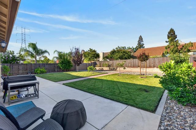8138 Scrimshaw Way, Sacramento, CA 95829
