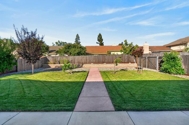8138 Scrimshaw Way, Sacramento, CA 95829
