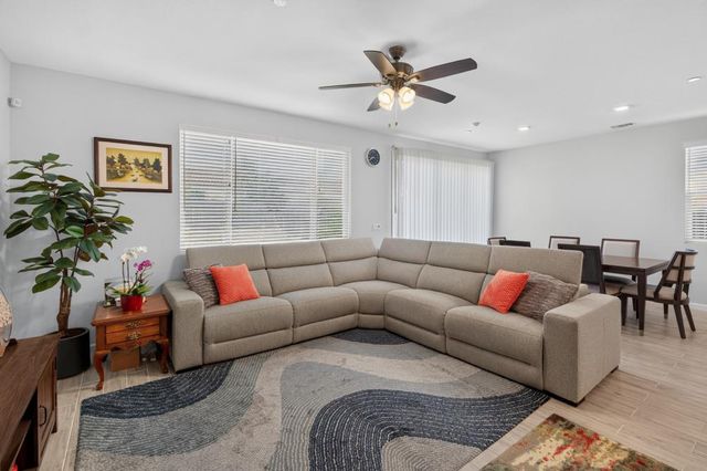 8138 Scrimshaw Way, Sacramento, CA 95829