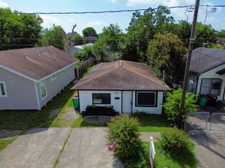 1212 Pine Street, Baytown, TX 77520