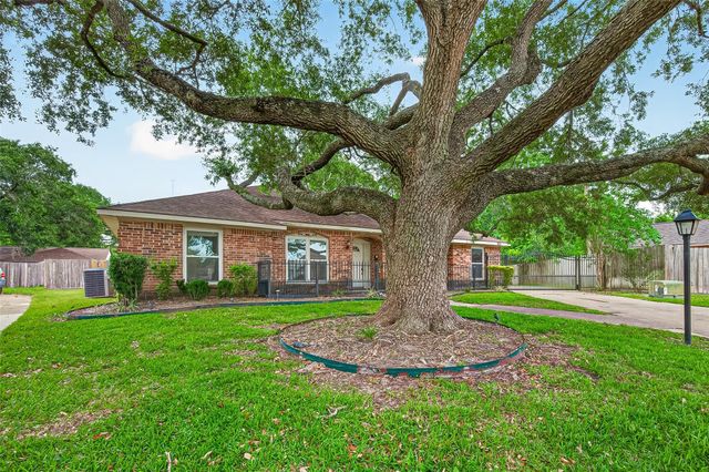 2003 Point Clear Court, Missouri City, TX 77459