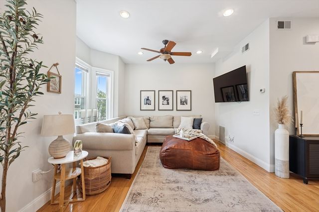 173 H St 2, Boston, MA 02127