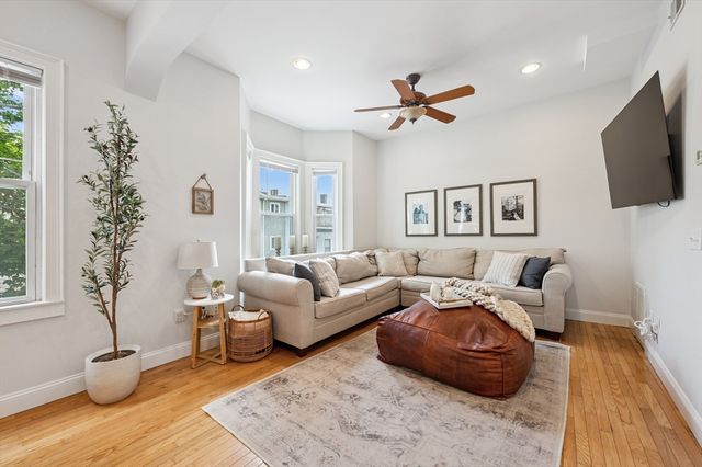 173 H St 2, Boston, MA 02127