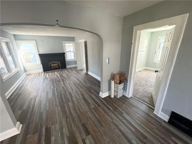 2215 E Meyer Boulevard, Kansas City, MO 64132