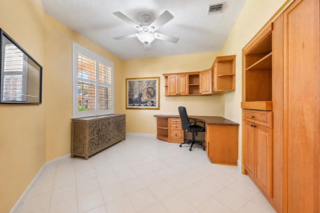 120 Legendary Circle, Palm Beach Gardens, FL 33418