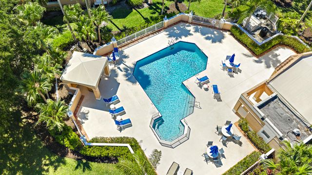 120 Legendary Circle, Palm Beach Gardens, FL 33418