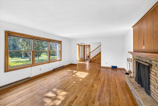 818 River Road, Deforest, WI 53532