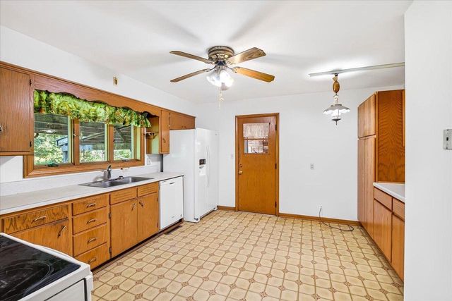 818 River Road, Deforest, WI 53532