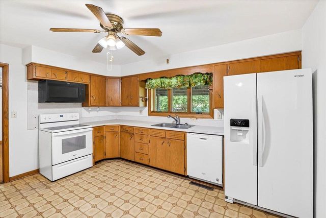 818 River Road, Deforest, WI 53532