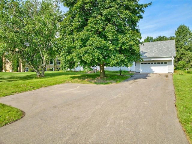 818 River Road, Deforest, WI 53532