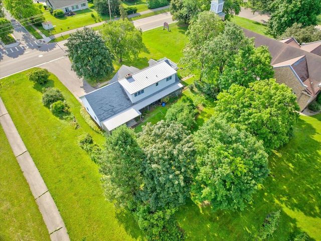 818 River Road, Deforest, WI 53532