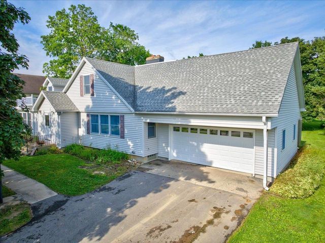 818 River Road, Deforest, WI 53532