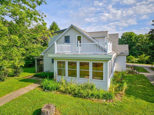 818 River Road, Deforest, WI 53532