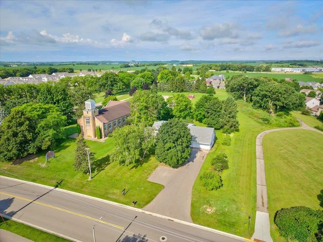 818 River Road, Deforest, WI 53532