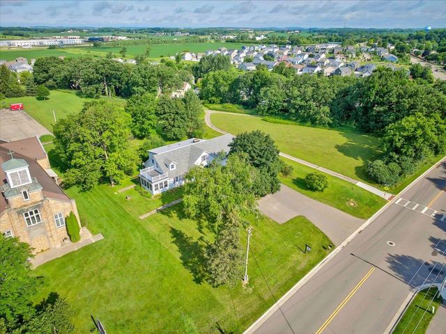818 River Road, Deforest, WI 53532
